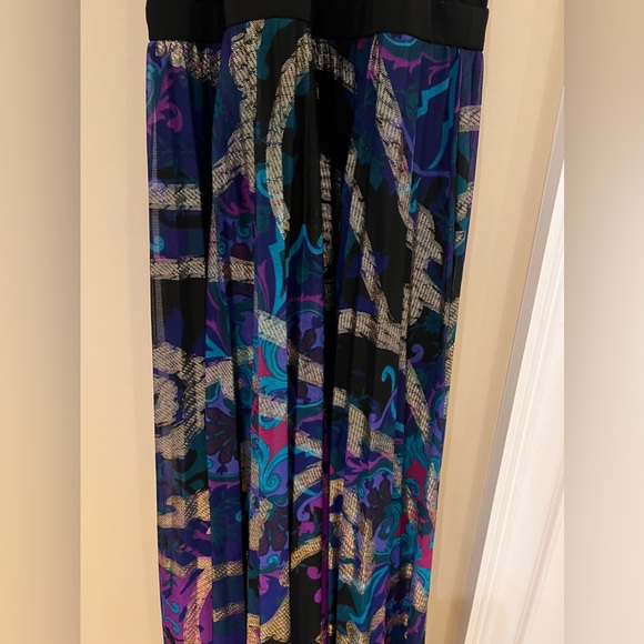 Xscape Long Formal Dress - Picture 6 of 6